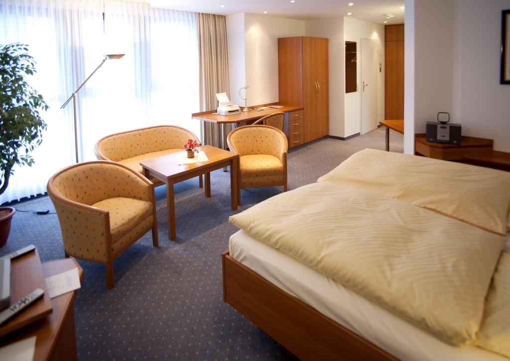 Parkhotel Goldlinde Боденвердер Экстерьер фото
