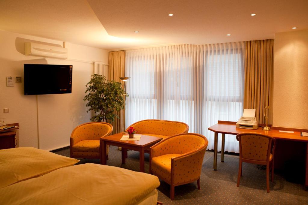 Parkhotel Goldlinde Боденвердер Экстерьер фото